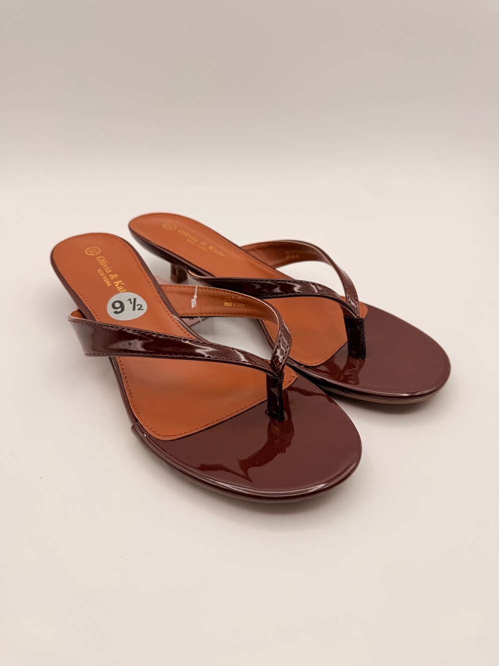 OLIVIA & KATE Patent Thong Kitten Heel Sandals Brown Women’s 9.5 NWT